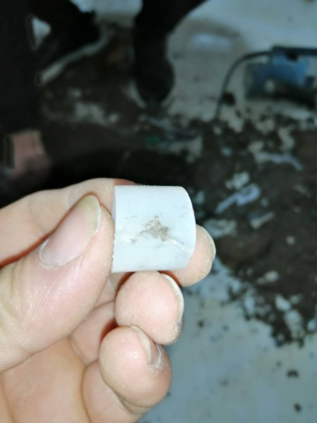 中方家里地暖漏水了怎么办？